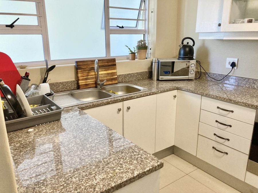 To Let 3 Bedroom Property for Rent in Pinelands Western Cape